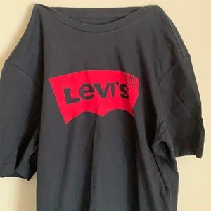 Black and red Levi’s shirt